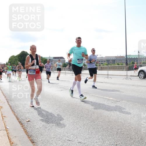 29.06.2025 - hella hamburg halbmarathon Lena Gebhardt http://msf.ph/oto/8297386 29.06.2025 10:12:04 Lombardsbrücke 1062, 1328, 1531, 1790, 1992, 2661, 3363, 3746, 4227, 5176, 5379, 5605, 6871, 7474, 7571, 9191, 9253, 9405, 9428, 9705, 10042, 10409, 10428, 11507, 11509, 11525, 11537, 11581, 11917, 12473, 13171, 13177, 13203, 13542, 13958, 14060, 14196, 14313, 14384, 14863, 15137, 15945, 16379, 16976, 17080, 17638, 17774, 17866, 18261, 18278, 18395, 18429, 18655 meine-sportfotos.de