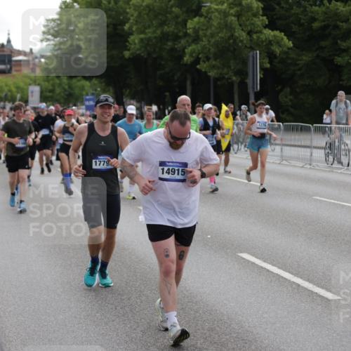 29.06.2025 - hella hamburg halbmarathon Jannik Wohlers http://msf.ph/oto/8297448 29.06.2025 10:36:51 Lombardsbrücke 1022, 1276, 1337, 1597, 1819, 2016, 2031, 2072, 2104, 2272, 2480, 2486, 3127, 3714, 4097, 4347, 4733, 5146, 5560, 5786, 5940, 6172, 6584, 6804, 7085, 7235, 7707, 7823, 8257, 8258, 8315, 8811, 8843, 9054, 9055, 10762, 10931, 11246, 11843, 11980, 12087, 12103, 12463, 12935, 13077, 13695, 13783, 13970, 13971, 14202, 14282, 14343, 14396, 14779, 14915, 15084, 15106, 15475, 16192, 16303, 16782, 16831, 17305, 17307, 17388, 17687, 17688, 17794, 17965, 18578, 18710 meine-sportfotos.de