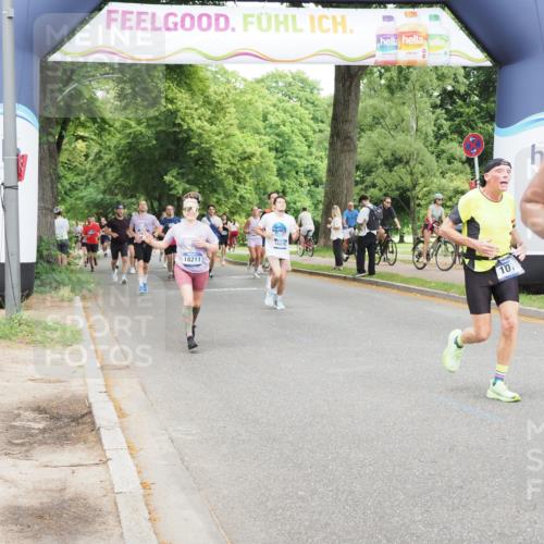 29.06.2025 - hella hamburg halbmarathon MichiJ http://msf.ph/oto/8297490 29.06.2025 10:34:23 Zwischen KM18-KM19 1070, 2623, 6532, 7056, 8564, 10208, 10211, 11125, 12277, 13630, 16475, 17332, 18211 meine-sportfotos.de