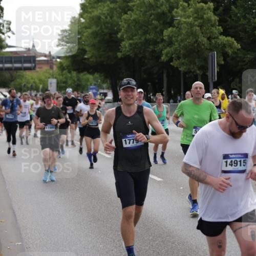 29.06.2025 - hella hamburg halbmarathon Jannik Wohlers http://msf.ph/oto/8297574 29.06.2025 10:36:52 Lombardsbrücke 1022, 1276, 1337, 1597, 1819, 2016, 2031, 2072, 2104, 2272, 2480, 2486, 3127, 3714, 4097, 4347, 4733, 5146, 5560, 5790, 5940, 6172, 6584, 6804, 7085, 7235, 7544, 7707, 7823, 8257, 8258, 8811, 8843, 9054, 9055, 9524, 10762, 10798, 10931, 11246, 11980, 12103, 12463, 12762, 12935, 13077, 13695, 13783, 13970, 13971, 14202, 14282, 14343, 14396, 14779, 14915, 15084, 15475, 16192, 16303, 16782, 16831, 17305, 17307, 17388, 17687, 17688, 17794, 17965, 18578, 18710 meine-sportfotos.de