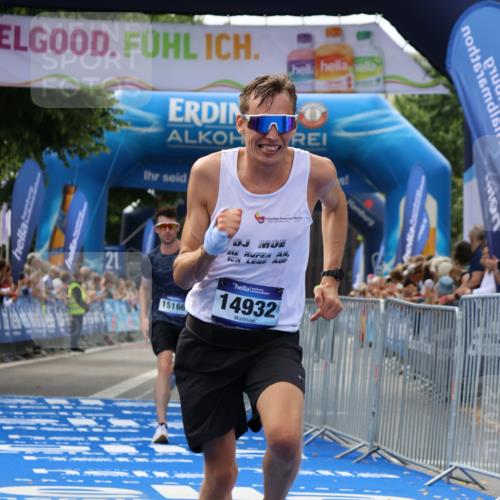 29.06.2025 - hella hamburg halbmarathon Strokosch-Dieckow http://msf.ph/oto/8297592 29.06.2025 10:17:53 Ziel 14932, 15166, 19072 meine-sportfotos.de