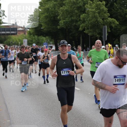 29.06.2025 - hella hamburg halbmarathon Jannik Wohlers http://msf.ph/oto/8297623 29.06.2025 10:36:52 Lombardsbrücke 1022, 1276, 1337, 1597, 1819, 2016, 2031, 2072, 2104, 2272, 2480, 2486, 3127, 3714, 4097, 4347, 4733, 5146, 5560, 5790, 5940, 6172, 6584, 6804, 7085, 7235, 7544, 7707, 7823, 8257, 8258, 8811, 8843, 9054, 9055, 9524, 10762, 10798, 10931, 11246, 11980, 12103, 12463, 12762, 12935, 13077, 13695, 13783, 13970, 13971, 14202, 14282, 14343, 14396, 14779, 14915, 15084, 15475, 16192, 16303, 16782, 16831, 17305, 17307, 17388, 17687, 17688, 17794, 17965, 18578, 18710 meine-sportfotos.de
