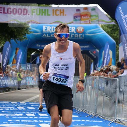 29.06.2025 - hella hamburg halbmarathon Strokosch-Dieckow http://msf.ph/oto/8297669 29.06.2025 10:17:53 Ziel 14932, 15166, 19072 meine-sportfotos.de
