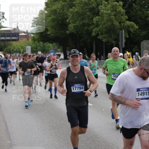 29.06.2025 - hella hamburg halbmarathon Jannik Wohlers http://msf.ph/oto/8297673 29.06.2025 10:36:52 Lombardsbrücke 1022, 1276, 1337, 1597, 1819, 2016, 2031, 2072, 2104, 2272, 2480, 2486, 3127, 3714, 4097, 4347, 4733, 5146, 5560, 5790, 5940, 6172, 6584, 6804, 7085, 7235, 7544, 7707, 7823, 8257, 8258, 8811, 8843, 9054, 9055, 9524, 10762, 10798, 10931, 11246, 11980, 12103, 12463, 12762, 12935, 13077, 13695, 13783, 13970, 13971, 14202, 14282, 14343, 14396, 14779, 14915, 15084, 15475, 16192, 16303, 16782, 16831, 17305, 17307, 17388, 17687, 17688, 17794, 17965, 18578, 18710 meine-sportfotos.de