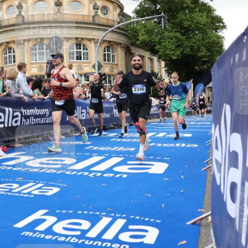 29.06.2025 - hella hamburg halbmarathon Strokosch-Dieckow http://msf.ph/oto/8297697 29.06.2025 10:52:41 Ziel 2287, 2346, 2670, 3952, 3999, 5116, 5169, 5194, 6561, 6562, 7475, 8172, 9065, 9163, 9739, 9869, 10115, 11459, 11689, 12450, 12482, 13051, 14122, 14198, 14286, 14805, 15001, 16467, 17198, 18331, 19244 meine-sportfotos.de