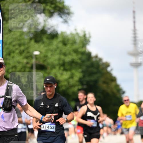 29.06.2025 - hella hamburg halbmarathon Dr. Thomas Lammeyer http://msf.ph/oto/8297702 29.06.2025 10:37:46 Kennedybrücke 1189, 1275, 1896, 1995, 2085, 2342, 2526, 2776, 3812, 4164, 4361, 4433, 4449, 4807, 5075, 5141, 5180, 5557, 5561, 5584, 5821, 5822, 5887, 6773, 6956, 6999, 7308, 7309, 7633, 7705, 8157, 8375, 8377, 8383, 8620, 8891, 9234, 9258, 9438, 9591, 9706, 9799, 9995, 10800, 11092, 11111, 11237, 11260 meine-sportfotos.de
