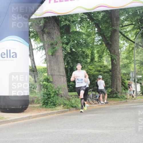 29.06.2025 - hella hamburg halbmarathon KatJ http://msf.ph/oto/8297704 29.06.2025 10:13:40 Zwischen KM18-KM19 2459, 6816 meine-sportfotos.de