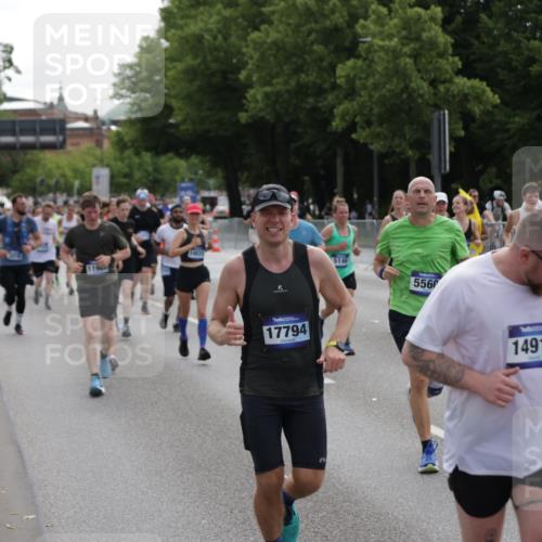 29.06.2025 - hella hamburg halbmarathon Jannik Wohlers http://msf.ph/oto/8297726 29.06.2025 10:36:52 Lombardsbrücke 1022, 1276, 1337, 1597, 1819, 2016, 2031, 2072, 2104, 2272, 2480, 2486, 3127, 3714, 4097, 4347, 4733, 5146, 5560, 5790, 5940, 6172, 6584, 6804, 7085, 7235, 7544, 7707, 7823, 8257, 8258, 8811, 8843, 9054, 9055, 9524, 10762, 10798, 10931, 11246, 11980, 12103, 12463, 12762, 12935, 13077, 13695, 13783, 13970, 13971, 14202, 14282, 14343, 14396, 14779, 14915, 15084, 15475, 16192, 16303, 16782, 16831, 17305, 17307, 17388, 17687, 17688, 17794, 17965, 18578, 18710 meine-sportfotos.de