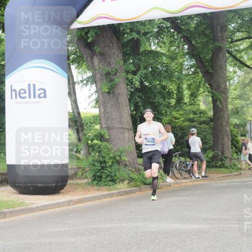 29.06.2025 - hella hamburg halbmarathon KatJ http://msf.ph/oto/8297763 29.06.2025 10:13:41 Zwischen KM18-KM19 2459, 6816 meine-sportfotos.de