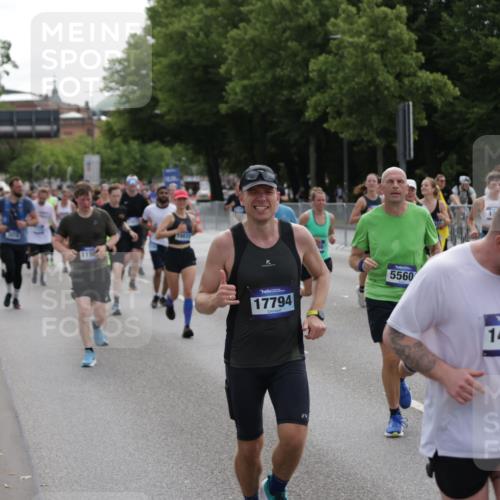 29.06.2025 - hella hamburg halbmarathon Jannik Wohlers http://msf.ph/oto/8297771 29.06.2025 10:36:52 Lombardsbrücke 1022, 1276, 1337, 1597, 1819, 2016, 2031, 2072, 2104, 2272, 2480, 2486, 3127, 3714, 4097, 4347, 4733, 5146, 5560, 5790, 5940, 6172, 6584, 6804, 7085, 7235, 7544, 7707, 7823, 8257, 8258, 8811, 8843, 9054, 9055, 9524, 10762, 10798, 10931, 11246, 11980, 12103, 12463, 12762, 12935, 13077, 13695, 13783, 13970, 13971, 14202, 14282, 14343, 14396, 14779, 14915, 15084, 15475, 16192, 16303, 16782, 16831, 17305, 17307, 17388, 17687, 17688, 17794, 17965, 18578, 18710 meine-sportfotos.de