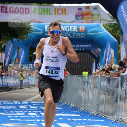 29.06.2025 - hella hamburg halbmarathon Strokosch-Dieckow http://msf.ph/oto/8297805 29.06.2025 10:17:53 Ziel 14932, 15166, 19072 meine-sportfotos.de