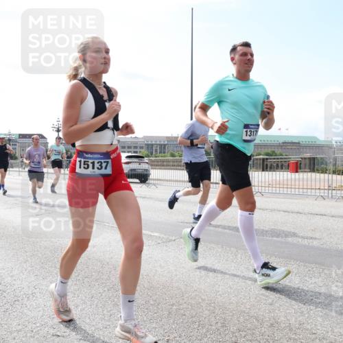 29.06.2025 - hella hamburg halbmarathon Lena Gebhardt http://msf.ph/oto/8297824 29.06.2025 10:12:05 Lombardsbrücke 1062, 1328, 1531, 1790, 1850, 1992, 2661, 3363, 3746, 4227, 5176, 5379, 5605, 6871, 7474, 7571, 9191, 9253, 9405, 9428, 9705, 10042, 10409, 10428, 10685, 11507, 11509, 11525, 11537, 11581, 11917, 12473, 13171, 13177, 13203, 13542, 13958, 14060, 14196, 14313, 14384, 14863, 15137, 15945, 16379, 16976, 17080, 17638, 17774, 17866, 18261, 18278, 18395, 18429, 18655 meine-sportfotos.de