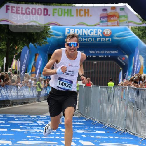 29.06.2025 - hella hamburg halbmarathon Strokosch-Dieckow http://msf.ph/oto/8297991 29.06.2025 10:17:52 Ziel 14932, 15166 meine-sportfotos.de