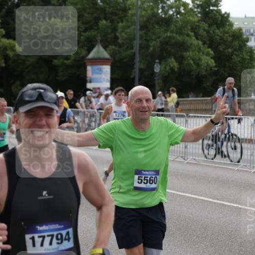 29.06.2025 - hella hamburg halbmarathon Jannik Wohlers http://msf.ph/oto/8298003 29.06.2025 10:36:53 Lombardsbrücke 1022, 1276, 1337, 1597, 1819, 2016, 2031, 2072, 2104, 2272, 2480, 2486, 3127, 3714, 4097, 4347, 4733, 5146, 5560, 5790, 5940, 6172, 6584, 7085, 7235, 7544, 7707, 7823, 8257, 8258, 8811, 8843, 9054, 9055, 9524, 10762, 10798, 11246, 11980, 12103, 12463, 12762, 12935, 13077, 13783, 13970, 13971, 14202, 14282, 14343, 14396, 14779, 14915, 15084, 15475, 16192, 16303, 16782, 16831, 17305, 17307, 17388, 17687, 17688, 17794, 17965, 18578, 18710 meine-sportfotos.de