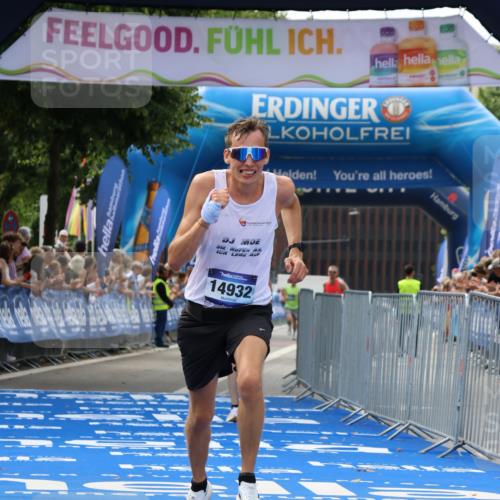 29.06.2025 - hella hamburg halbmarathon Strokosch-Dieckow http://msf.ph/oto/8298076 29.06.2025 10:17:52 Ziel 14932, 15166 meine-sportfotos.de
