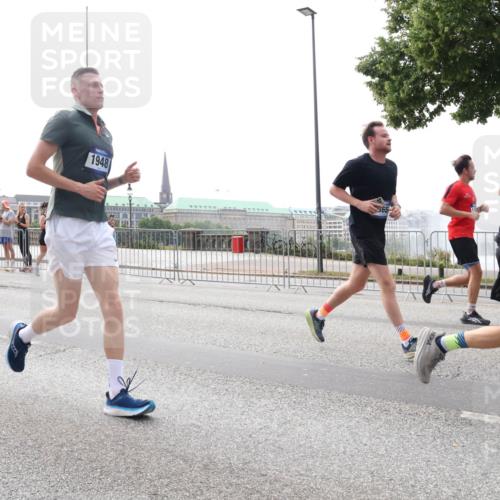 29.06.2025 - hella hamburg halbmarathon Lena Gebhardt http://msf.ph/oto/8298125 29.06.2025 10:36:51 Lombardsbrücke 184, 13265, 1948, 65, 1118, 1224, 1253, 1339, 1488, 1490, 1948, 1952, 1954, 2104, 2124, 2552, 2588, 3127, 3165, 3398, 3428, 3714, 3873, 3895, 4084, 4618, 4762, 4996, 5012, 5224, 5538, 5540, 5640, 5747, 5786, 5789, 6156, 6172, 6190, 6359, 6584, 6667, 6804, 7202, 7632, 7773, 8007, 8257, 8258, 8315, 8499, 8530, 8758, 8936, 8937, 8945, 9054, 9055, 9115, 9117, 9295, 9500, 9694, 13265, 15077, 17156, 17807, 18152, 18488 meine-sportfotos.de