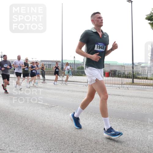 29.06.2025 - hella hamburg halbmarathon Lena Gebhardt http://msf.ph/oto/8298167 29.06.2025 10:36:51 Lombardsbrücke 10123, 18482, 13265, 131, 13902, 1948, 13, 1118, 1224, 1253, 1339, 1488, 1490, 1948, 1952, 1954, 2104, 2124, 2552, 2588, 3127, 3165, 3398, 3428, 3714, 3873, 3895, 4084, 4618, 4762, 4996, 5012, 5224, 5538, 5540, 5640, 5747, 5786, 5789, 6156, 6172, 6190, 6359, 6584, 6667, 6804, 7202, 7632, 7773, 8007, 8257, 8258, 8315, 8499, 8530, 8758, 8936, 8937, 8945, 9054, 9055, 9115, 9117, 9295, 9500, 9694, 13265, 15077, 17156, 17807, 18152, 18488 meine-sportfotos.de