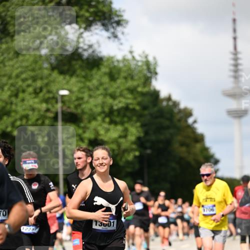 29.06.2025 - hella hamburg halbmarathon Dr. Thomas Lammeyer http://msf.ph/oto/8298169 29.06.2025 10:37:47 Kennedybrücke 1189, 1275, 1896, 1995, 2085, 2342, 2526, 2776, 3264, 3345, 3812, 4361, 4433, 4449, 4807, 5075, 5141, 5180, 5557, 5561, 5584, 5821, 5822, 5887, 6515, 6516, 6956, 6999, 7027, 7308, 7309, 7633, 7705, 8157, 8349, 8375, 8377, 8383, 8401, 8620, 8891, 9234, 9258, 9438, 9591, 9706, 9799, 9995, 10800, 11092, 11111, 11237, 11260 meine-sportfotos.de
