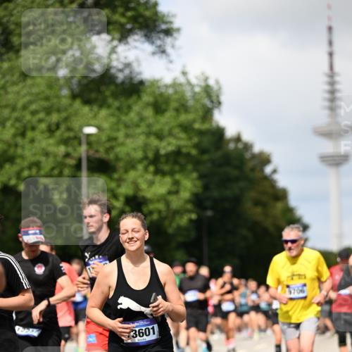 29.06.2025 - hella hamburg halbmarathon Dr. Thomas Lammeyer http://msf.ph/oto/8298191 29.06.2025 10:37:47 Kennedybrücke 1189, 1275, 1896, 1995, 2085, 2342, 2526, 2776, 3264, 3345, 3812, 4361, 4433, 4449, 4807, 5075, 5141, 5180, 5557, 5561, 5584, 5821, 5822, 5887, 6515, 6516, 6956, 6999, 7027, 7308, 7309, 7633, 7705, 8157, 8349, 8375, 8377, 8383, 8401, 8620, 8891, 9234, 9258, 9438, 9591, 9706, 9799, 9995, 10800, 11092, 11111, 11237, 11260 meine-sportfotos.de