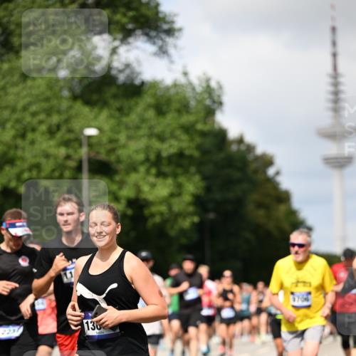 29.06.2025 - hella hamburg halbmarathon Dr. Thomas Lammeyer http://msf.ph/oto/8298217 29.06.2025 10:37:47 Kennedybrücke 1189, 1275, 1896, 1995, 2085, 2342, 2526, 2776, 3264, 3345, 3812, 4361, 4433, 4449, 4807, 5075, 5141, 5180, 5557, 5561, 5584, 5821, 5822, 5887, 6515, 6516, 6956, 6999, 7027, 7308, 7309, 7633, 7705, 8157, 8349, 8375, 8377, 8383, 8401, 8620, 8891, 9234, 9258, 9438, 9591, 9706, 9799, 9995, 10800, 11092, 11111, 11237, 11260 meine-sportfotos.de