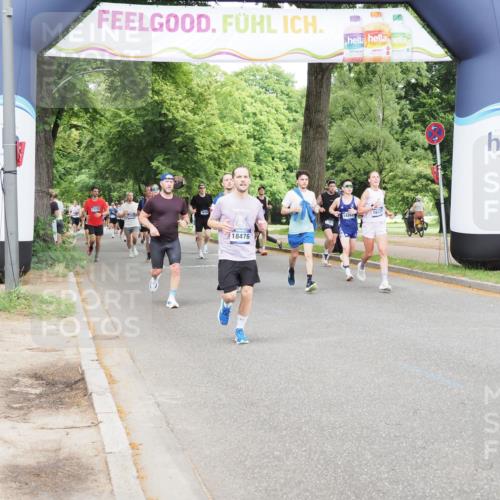 29.06.2025 - hella hamburg halbmarathon MichiJ http://msf.ph/oto/8298221 29.06.2025 10:34:26 Zwischen KM18-KM19 1070, 6532, 8564, 8668, 10208, 10211, 11125, 12277, 13630, 16127, 16475, 17332, 18211, 18476 meine-sportfotos.de