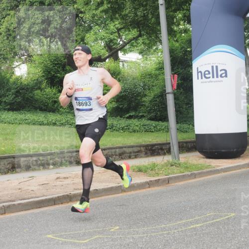 29.06.2025 - hella hamburg halbmarathon KatJ http://msf.ph/oto/8298292 29.06.2025 10:13:42 Zwischen KM18-KM19 2459, 6816 meine-sportfotos.de