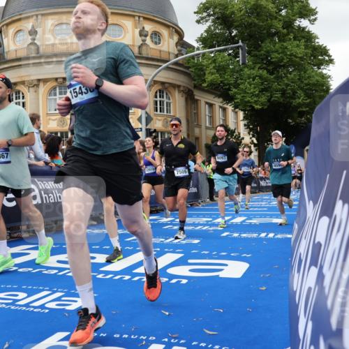 29.06.2025 - hella hamburg halbmarathon Strokosch-Dieckow http://msf.ph/oto/8298315 29.06.2025 10:53:01 Ziel 2208, 3059, 3258, 3334, 4121, 4770, 5907, 7509, 7864, 8139, 8587, 9093, 9537, 12155, 12367, 12519, 12910, 14323, 14791, 15430, 18590, 18720, 19208 meine-sportfotos.de