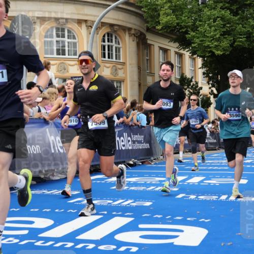 29.06.2025 - hella hamburg halbmarathon Strokosch-Dieckow http://msf.ph/oto/8298355 29.06.2025 10:53:01 Ziel 2208, 3059, 3258, 3334, 4121, 4770, 5907, 7509, 7864, 8139, 8587, 9093, 9537, 12155, 12367, 12519, 12910, 14323, 14791, 15430, 18590, 18720, 19208 meine-sportfotos.de