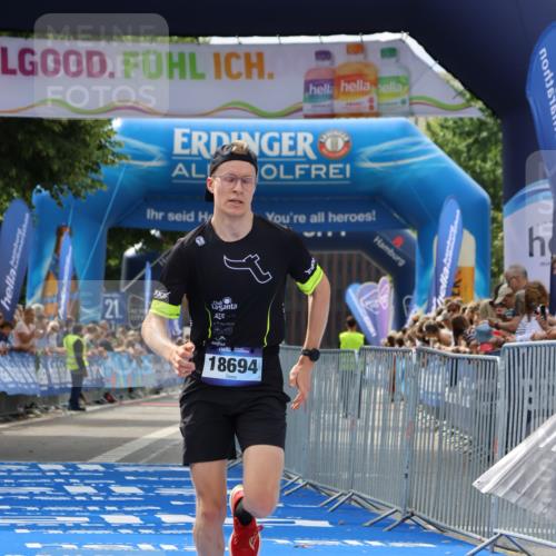 29.06.2025 - hella hamburg halbmarathon Strokosch-Dieckow http://msf.ph/oto/8298509 29.06.2025 10:17:21 Ziel 18694 meine-sportfotos.de