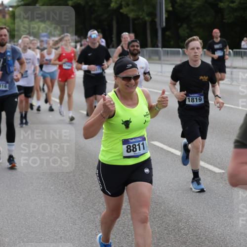 29.06.2025 - hella hamburg halbmarathon Jannik Wohlers http://msf.ph/oto/8298516 29.06.2025 10:36:56 Lombardsbrücke 1022, 1276, 1337, 1597, 1819, 2016, 2031, 2072, 2104, 2272, 2480, 2486, 4097, 4347, 4733, 5146, 5171, 5186, 5560, 5790, 5940, 6584, 7085, 7235, 7544, 7707, 7777, 7823, 8811, 8843, 9524, 10762, 10798, 11980, 12103, 12762, 12935, 13077, 13783, 14130, 14202, 14282, 14343, 14915, 15084, 16192, 16303, 16782, 16831, 16837, 17305, 17307, 17388, 17687, 17688, 17794, 17965, 18578, 18710, 18903 meine-sportfotos.de