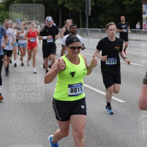 29.06.2025 - hella hamburg halbmarathon Jannik Wohlers http://msf.ph/oto/8298548 29.06.2025 10:36:57 Lombardsbrücke 1022, 1276, 1337, 1597, 1819, 2016, 2031, 2072, 2272, 2480, 2486, 2640, 4097, 4347, 4733, 5146, 5171, 5186, 5560, 5790, 5940, 6821, 7085, 7235, 7544, 7707, 7777, 7823, 8811, 8843, 9524, 10476, 10762, 10798, 11980, 12103, 12762, 12935, 13077, 13783, 14130, 14282, 14343, 14915, 15084, 16192, 16303, 16782, 16831, 16837, 17305, 17307, 17388, 17687, 17688, 17794, 17965, 18578, 18710, 18903 meine-sportfotos.de