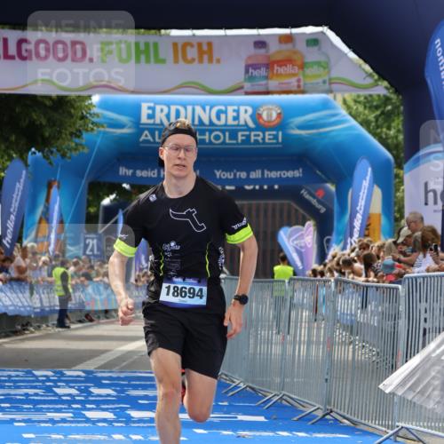 29.06.2025 - hella hamburg halbmarathon Strokosch-Dieckow http://msf.ph/oto/8298558 29.06.2025 10:17:21 Ziel 18694 meine-sportfotos.de