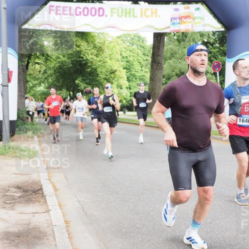 29.06.2025 - hella hamburg halbmarathon MichiJ http://msf.ph/oto/8298678 29.06.2025 10:34:29 Zwischen KM18-KM19 1070, 2138, 8668, 10208, 11021, 14262, 14449, 16127, 16136, 16466, 16475, 17332, 18211, 18476, 18702, 19105 meine-sportfotos.de