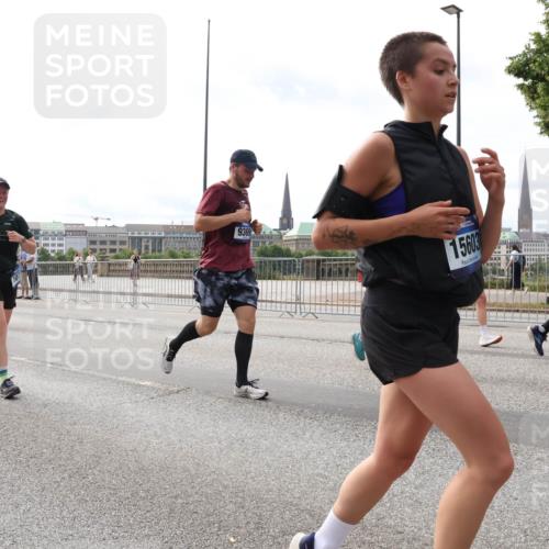 29.06.2025 - hella hamburg halbmarathon Lena Gebhardt http://msf.ph/oto/8298820 29.06.2025 10:21:42 Lombardsbrücke 575, 9369, 15603, 1072, 1158, 1191, 1250, 1294, 1401, 1668, 1958, 2172, 2271, 2315, 2353, 2529, 2635, 2815, 3122, 3606, 3770, 3817, 3825, 3826, 3995, 4046, 4289, 4375, 4376, 4697, 4786, 5122, 5373, 5395, 5412, 5493, 5641, 5759, 5957, 6086, 6103, 6475, 6676, 6805, 6844, 7075, 7162, 7375, 7522, 7553, 7612, 7672, 7781, 8095, 8286, 8715, 8844, 8896, 8959, 9002, 9062, 9100, 9369, 9483, 9499, 9532, 9624, 10374, 10874 meine-sportfotos.de