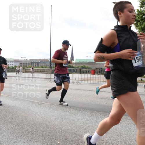 29.06.2025 - hella hamburg halbmarathon Lena Gebhardt http://msf.ph/oto/8298853 29.06.2025 10:21:42 Lombardsbrücke 5369, 1560, 1072, 1158, 1191, 1250, 1294, 1401, 1668, 1958, 2172, 2271, 2315, 2353, 2529, 2635, 2815, 3122, 3606, 3770, 3817, 3825, 3826, 3995, 4046, 4289, 4375, 4376, 4697, 4786, 5122, 5373, 5395, 5412, 5493, 5641, 5759, 5957, 6086, 6103, 6475, 6676, 6805, 6844, 7075, 7162, 7375, 7522, 7553, 7612, 7672, 7781, 8095, 8286, 8715, 8844, 8896, 8959, 9002, 9062, 9100, 9369, 9483, 9499, 9532, 9624, 10374, 10874 meine-sportfotos.de