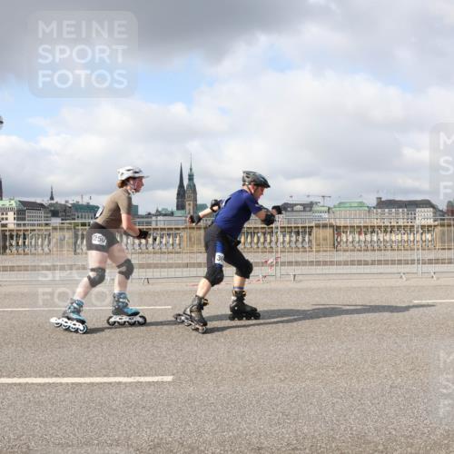 29.06.2025 - hella hamburg halbmarathon Lena Gebhardt http://msf.ph/oto/8298888 29.06.2025 09:06:19 Lombardsbrücke  meine-sportfotos.de