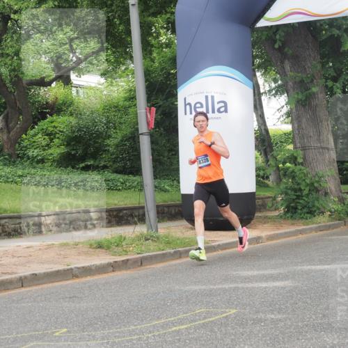 29.06.2025 - hella hamburg halbmarathon KatJ http://msf.ph/oto/8298919 29.06.2025 10:13:51 Zwischen KM18-KM19  meine-sportfotos.de