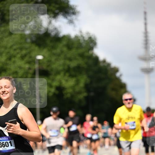 29.06.2025 - hella hamburg halbmarathon Dr. Thomas Lammeyer http://msf.ph/oto/8298921 29.06.2025 10:37:48 Kennedybrücke 1189, 1275, 1896, 1995, 2342, 2526, 2776, 3264, 3345, 3812, 3848, 4361, 4433, 4449, 4807, 5075, 5141, 5180, 5557, 5561, 5584, 5821, 5822, 5887, 6515, 6516, 6956, 6999, 7027, 7308, 7309, 7633, 7705, 8157, 8349, 8375, 8377, 8383, 8401, 8620, 8891, 9234, 9258, 9438, 9591, 9706, 9799, 9995, 10800, 11092, 11111, 11237, 11260 meine-sportfotos.de