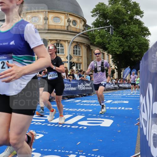 29.06.2025 - hella hamburg halbmarathon Strokosch-Dieckow http://msf.ph/oto/8298926 29.06.2025 10:53:08 Ziel 2111, 2208, 3059, 3258, 3334, 4121, 7383, 7864, 8273, 8361, 8587, 9093, 9142, 9537, 12155, 12875, 14323, 15179, 16929, 16986, 19208 meine-sportfotos.de