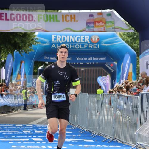 29.06.2025 - hella hamburg halbmarathon Strokosch-Dieckow http://msf.ph/oto/8298949 29.06.2025 10:17:20 Ziel 18694 meine-sportfotos.de