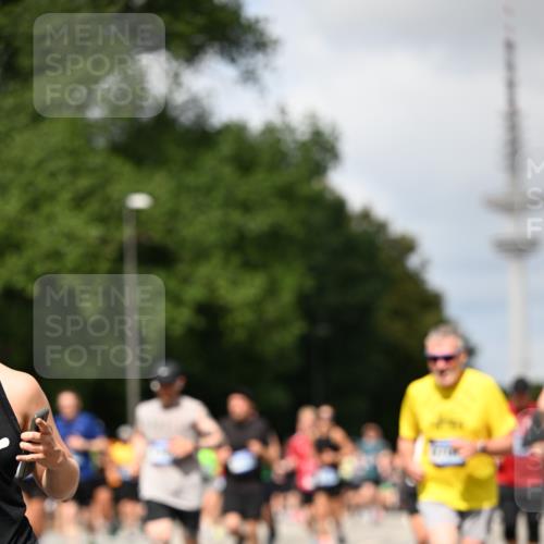 29.06.2025 - hella hamburg halbmarathon Dr. Thomas Lammeyer http://msf.ph/oto/8298968 29.06.2025 10:37:48 Kennedybrücke 1189, 1275, 1896, 1995, 2342, 2526, 2776, 3264, 3345, 3812, 3848, 4361, 4433, 4449, 4807, 5075, 5141, 5180, 5557, 5561, 5584, 5821, 5822, 5887, 6515, 6516, 6956, 6999, 7027, 7308, 7309, 7633, 7705, 8157, 8349, 8375, 8377, 8383, 8401, 8620, 8891, 9234, 9258, 9438, 9591, 9706, 9799, 9995, 10800, 11092, 11111, 11237, 11260 meine-sportfotos.de