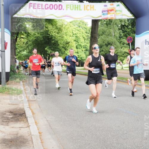 29.06.2025 - hella hamburg halbmarathon MichiJ http://msf.ph/oto/8299083 29.06.2025 10:34:30 Zwischen KM18-KM19 2138, 8668, 11021, 14062, 14262, 14449, 16127, 16136, 16466, 16475, 18211, 18476, 18702, 19105 meine-sportfotos.de