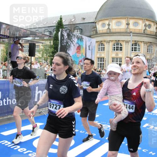 29.06.2025 - hella hamburg halbmarathon Michael Strokosch http://msf.ph/oto/8299119 29.06.2025 10:57:31 Ziel 3435, 5015, 5134, 5728, 6281, 6302, 8393, 9727, 12144, 13245, 13394, 15695, 16093, 16830, 17160, 17758, 17828 meine-sportfotos.de