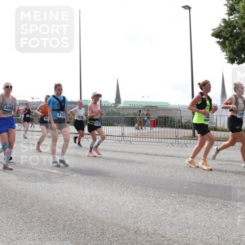 29.06.2025 - hella hamburg halbmarathon Lena Gebhardt http://msf.ph/oto/8299195 29.06.2025 10:36:56 Lombardsbrücke 8499, 1856, 2124, 13165, 6359, 1118, 1253, 1339, 1488, 1490, 1597, 1948, 1952, 1954, 2031, 2072, 2104, 2124, 2272, 2480, 2552, 2588, 3127, 3165, 3428, 3714, 3873, 3895, 4084, 4347, 4618, 4733, 4762, 4996, 5224, 5538, 5640, 5786, 5789, 6156, 6172, 6190, 6359, 6584, 6804, 7202, 7632, 7707, 7773, 8007, 8257, 8258, 8315, 8499, 8758, 8936, 8937, 8945, 9054, 9055, 9295, 9500, 9694, 13265, 15077, 17156, 17807, 18152, 18488 meine-sportfotos.de