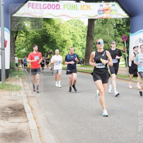 29.06.2025 - hella hamburg halbmarathon MichiJ http://msf.ph/oto/8299197 29.06.2025 10:34:31 Zwischen KM18-KM19 2138, 8668, 11021, 12724, 14062, 14262, 14449, 16127, 16136, 16466, 16475, 18476, 18702, 19105, 19127 meine-sportfotos.de