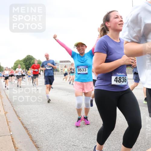29.06.2025 - hella hamburg halbmarathon Lena Gebhardt http://msf.ph/oto/8299198 29.06.2025 10:56:18 Lombardsbrücke 10987, 8533, 4836, 1047, 1113, 1738, 1909, 2095, 2143, 2307, 2793, 2915, 3257, 3268, 3438, 3520, 3675, 3676, 3953, 3987, 4083, 4265, 4354, 4473, 4773, 4836, 5237, 5306, 5438, 5580, 5693, 5757, 5994, 6055, 6056, 6113, 6494, 6594, 6690, 6968, 7025, 7028, 7090, 7307, 7516, 7616, 7711, 8005, 8108, 8110, 8305, 8517, 8533, 8606, 8766, 9383, 9435, 9606, 9838, 9948, 9953, 10449, 10555, 10569, 10640, 10740, 10784, 10987 meine-sportfotos.de