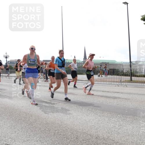 29.06.2025 - hella hamburg halbmarathon Lena Gebhardt http://msf.ph/oto/8299221 29.06.2025 10:36:56 Lombardsbrücke 8499, 4762, 15992, 8936, 212, 389, 1118, 1253, 1339, 1488, 1490, 1597, 1948, 1952, 1954, 2031, 2072, 2104, 2124, 2272, 2480, 2552, 2588, 3127, 3165, 3428, 3714, 3873, 3895, 4084, 4347, 4618, 4733, 4762, 4996, 5224, 5538, 5640, 5786, 5789, 6156, 6172, 6190, 6359, 6584, 6804, 7202, 7632, 7707, 7773, 8007, 8257, 8258, 8315, 8499, 8758, 8936, 8937, 8945, 9054, 9055, 9295, 9500, 9694, 13265, 15077, 17156, 17807, 18152, 18488 meine-sportfotos.de