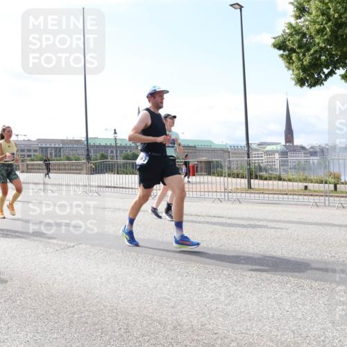 29.06.2025 - hella hamburg halbmarathon Lena Gebhardt http://msf.ph/oto/8299252 29.06.2025 10:12:08 Lombardsbrücke 1062, 1328, 1790, 1850, 1992, 2661, 3363, 3746, 4227, 5176, 5379, 5605, 6822, 6871, 7474, 7571, 9191, 9253, 9405, 9428, 9705, 10042, 10409, 10428, 10685, 11507, 11509, 11525, 11537, 11581, 11917, 12473, 13171, 13177, 13542, 13958, 14060, 14196, 14313, 14384, 14863, 14868, 15137, 15945, 16379, 16976, 17080, 17638, 17774, 17866, 18261, 18395, 18429, 18655 meine-sportfotos.de