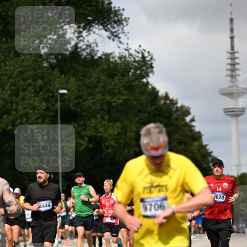 29.06.2025 - hella hamburg halbmarathon Dr. Thomas Lammeyer http://msf.ph/oto/8299254 29.06.2025 10:37:50 Kennedybrücke 1189, 1275, 1896, 2342, 2526, 2776, 3264, 3340, 3345, 3812, 3848, 4361, 4433, 4449, 4807, 5075, 5141, 5557, 5561, 5584, 5821, 5822, 5887, 6364, 6515, 6516, 6956, 6999, 7027, 7308, 7309, 7633, 7653, 7982, 8157, 8349, 8375, 8377, 8383, 8401, 8620, 8891, 9234, 9258, 9438, 9591, 9706, 9799, 9995, 10800, 11092, 11111, 11237, 11260 meine-sportfotos.de