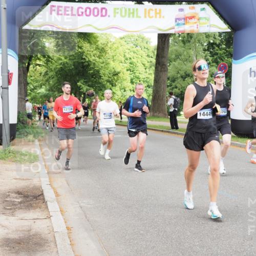 29.06.2025 - hella hamburg halbmarathon MichiJ http://msf.ph/oto/8299260 29.06.2025 10:34:31 Zwischen KM18-KM19 2138, 8668, 11021, 12724, 14062, 14262, 14449, 16127, 16136, 16466, 16475, 18476, 18702, 19105, 19127 meine-sportfotos.de